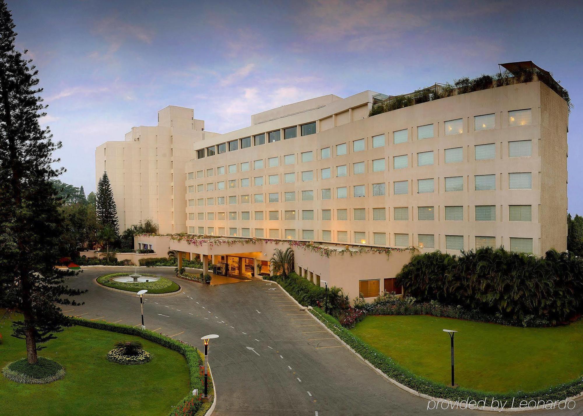 The Lalit Ashok Hotel Bangalore Exterior photo